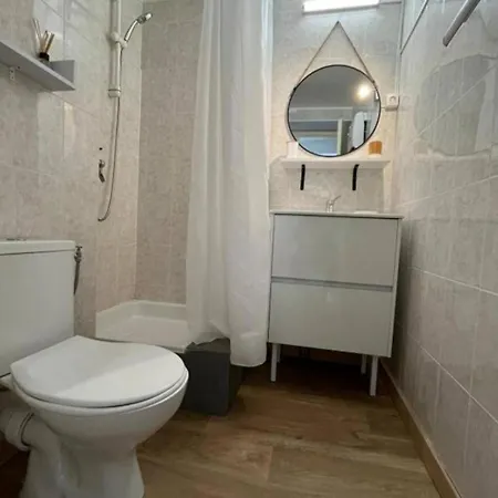 Vue Mer, A 20m Apartment *